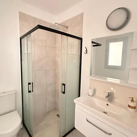 In Thalassa & Retreat * Vokolidha