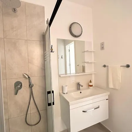 In Thalassa & Retreat Apartment *