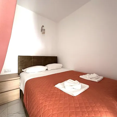 In Thalassa & Retreat *