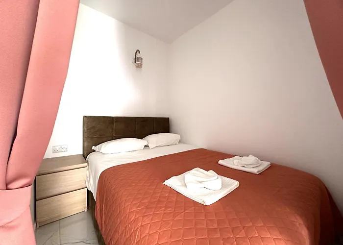 In Thalassa & Retreat *